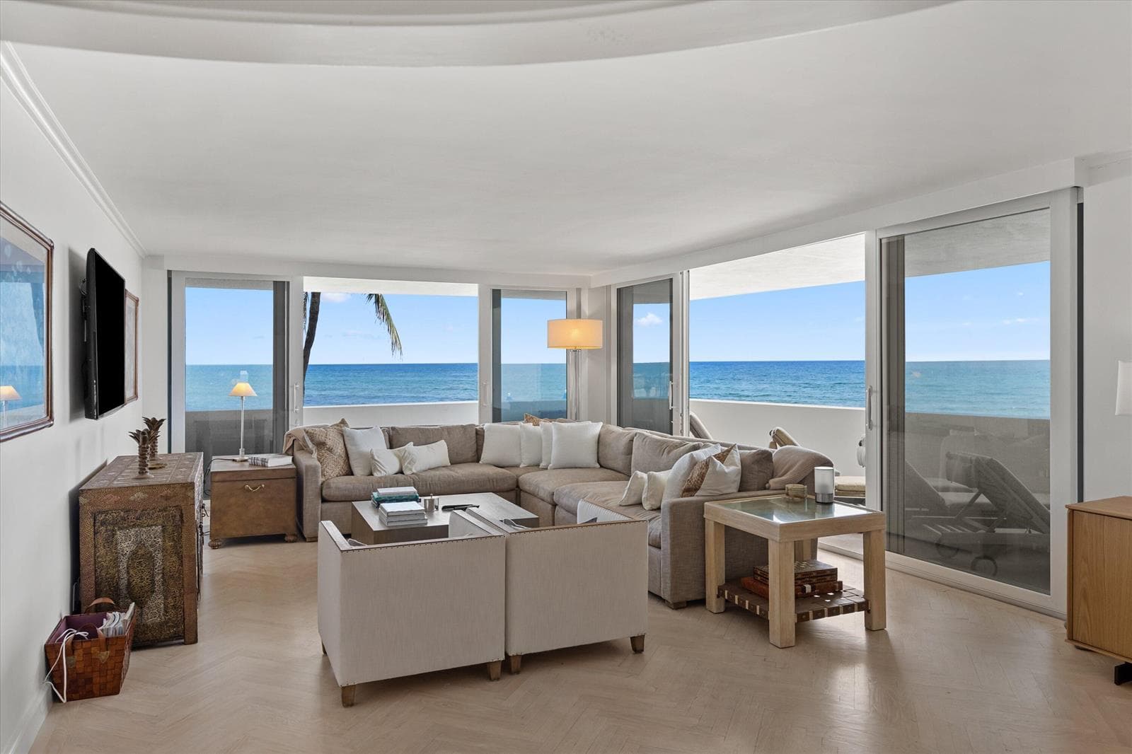 100 Sunrise Avenue # 212, Palm Beach, FL 33480
