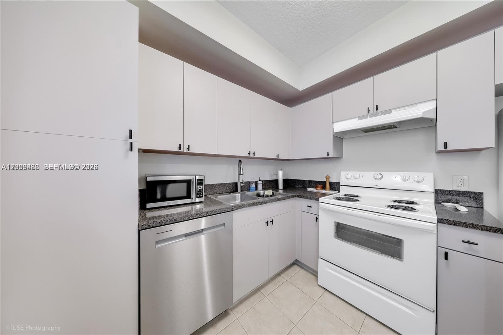 115 SW 11th St # 505, Miami, FL 33130 photo 4