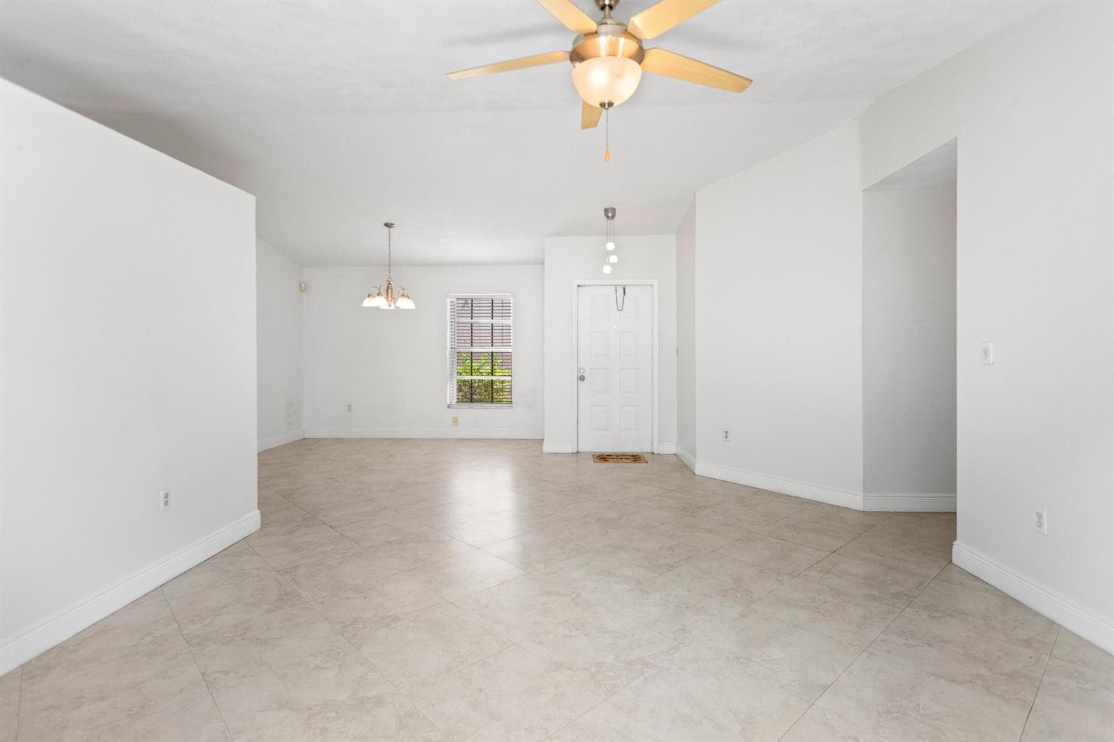 13945 LANGLEY Place, Davie, FL 33325 photo 2