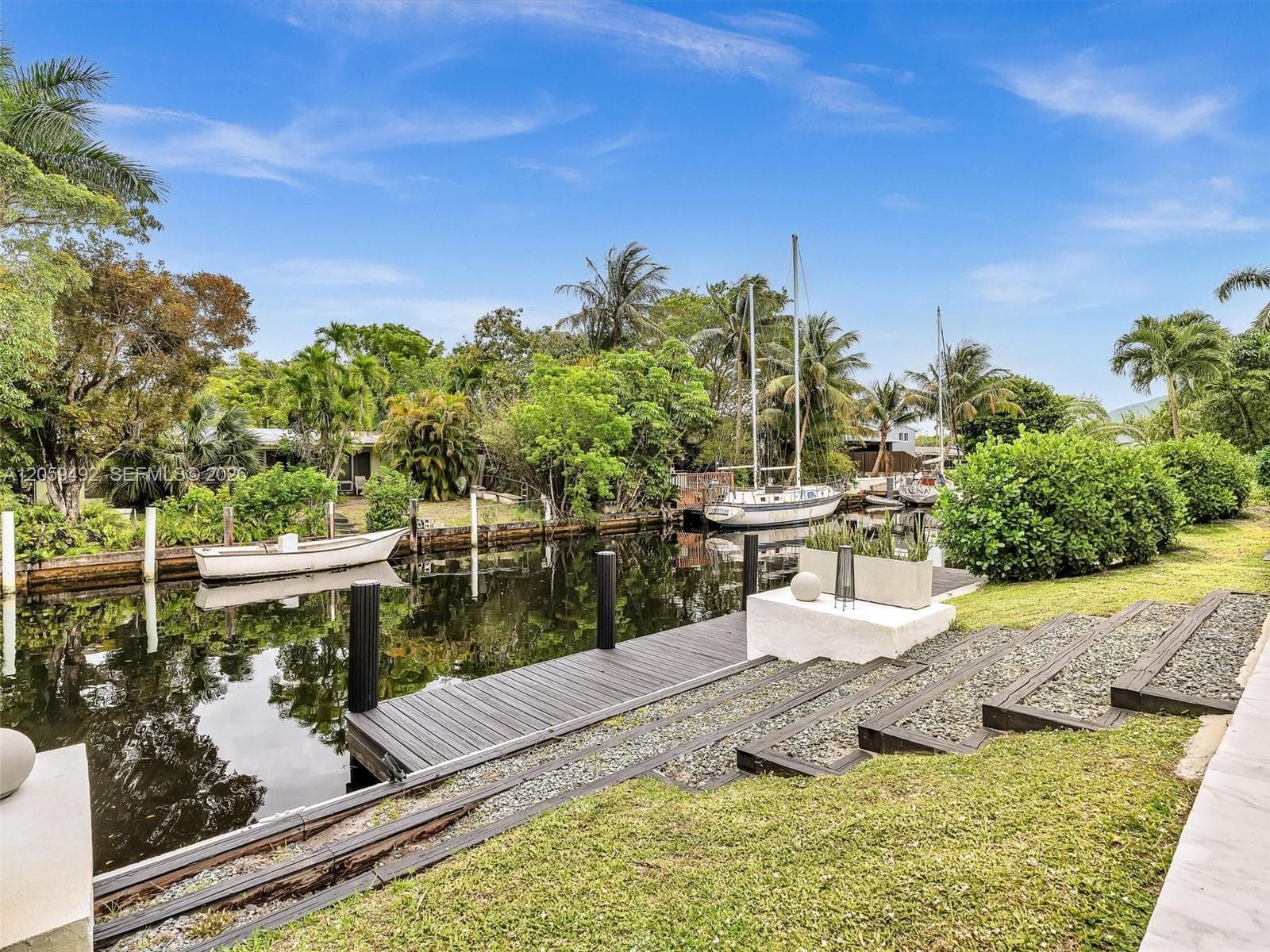 2448 Okeechobee Ln, Fort Lauderdale, FL 33312 photo 4