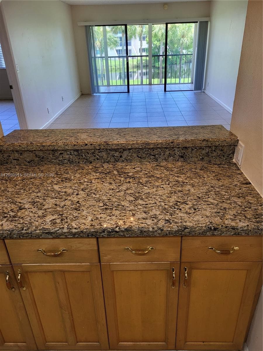 230 Lakeview Dr # 207, Weston, FL 33326 photo 5