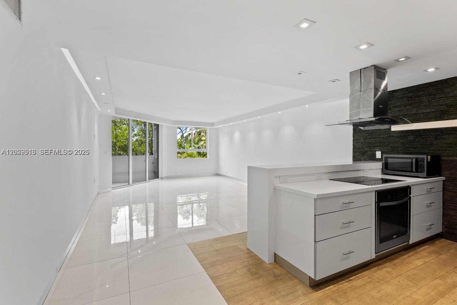 181 Crandon Blvd # 207, Key Biscayne, FL 33149 photo 2