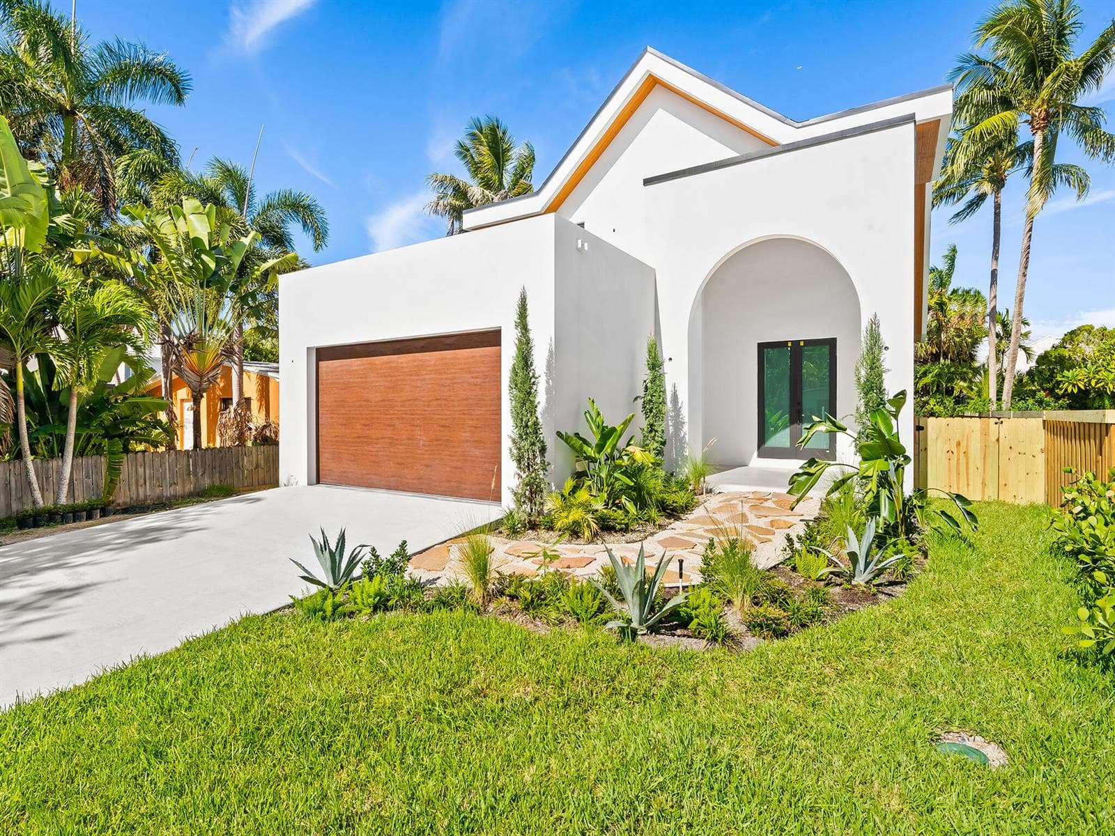 1628 NE 17th Avenue, Fort Lauderdale, FL 33305
