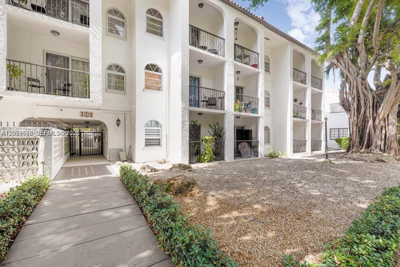 338 Majorca Ave # 207, Coral Gables, FL 33134 photo 2
