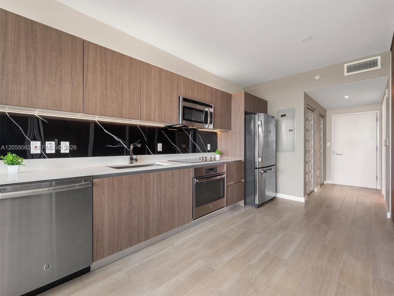 1600 SW 1st Ave # 711, Miami, FL 33129 photo 3