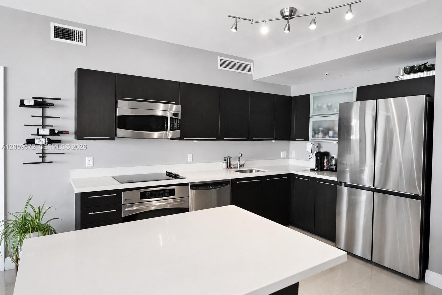 90 SW 3rd St # 3212, Miami, FL 33130 photo 4