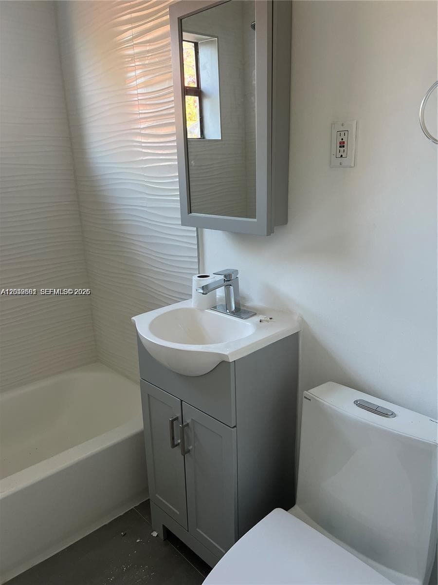 2126 Arthur St, Hollywood, FL 33020 photo 3