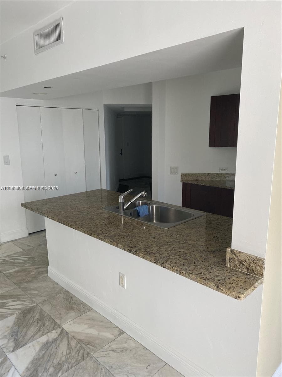 19900 E Country Club Dr # 310, Aventura, FL 33180 photo 5