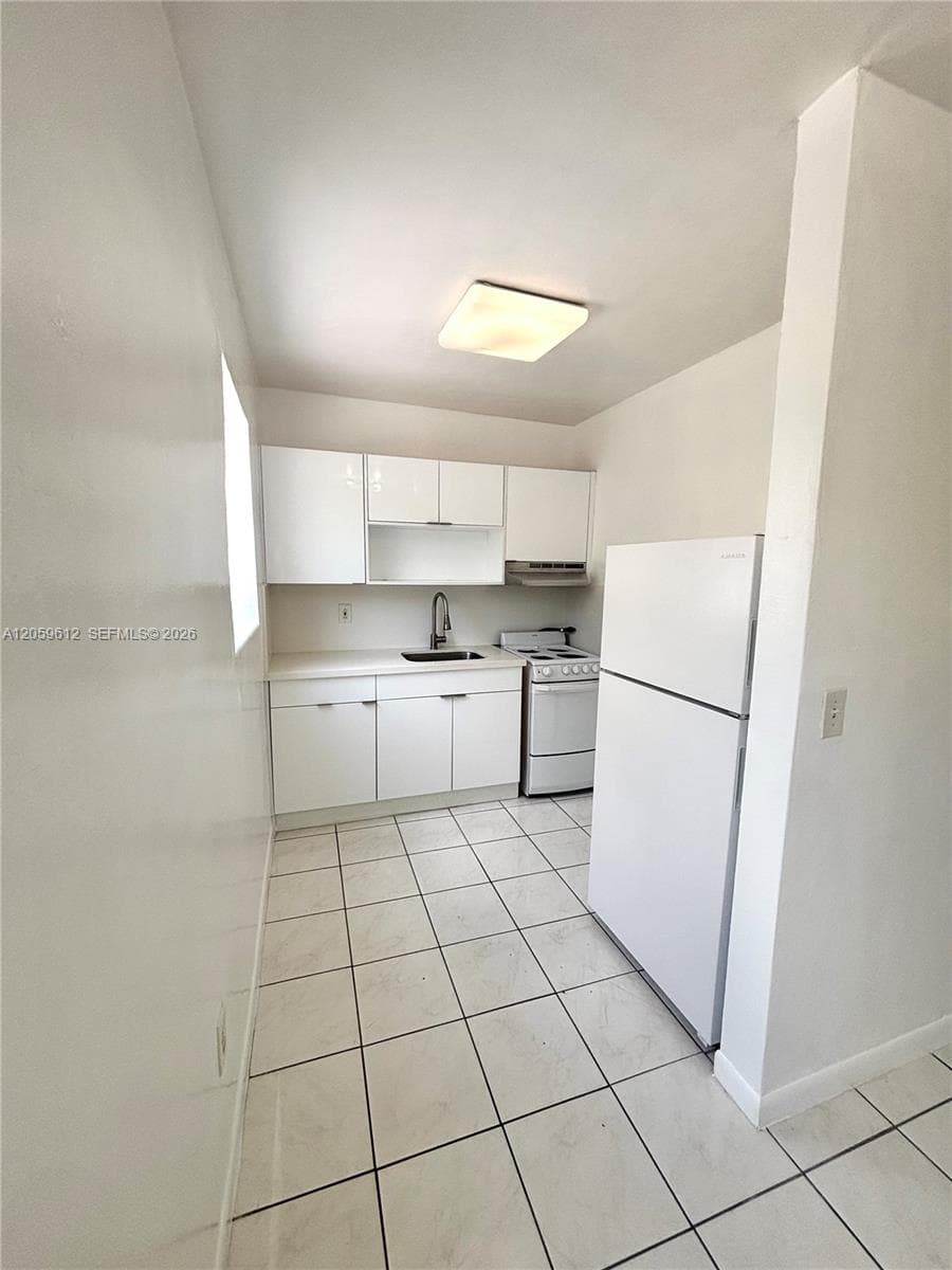 31 Navarre Ave # 9, Coral Gables, FL 33134 photo 2