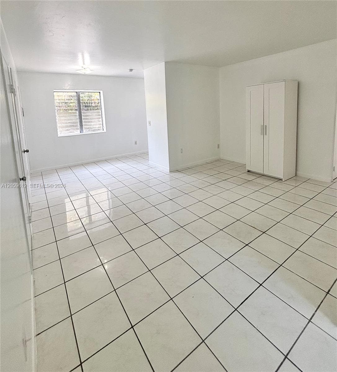 31 Navarre Ave # 9, Coral Gables, FL 33134 photo 3