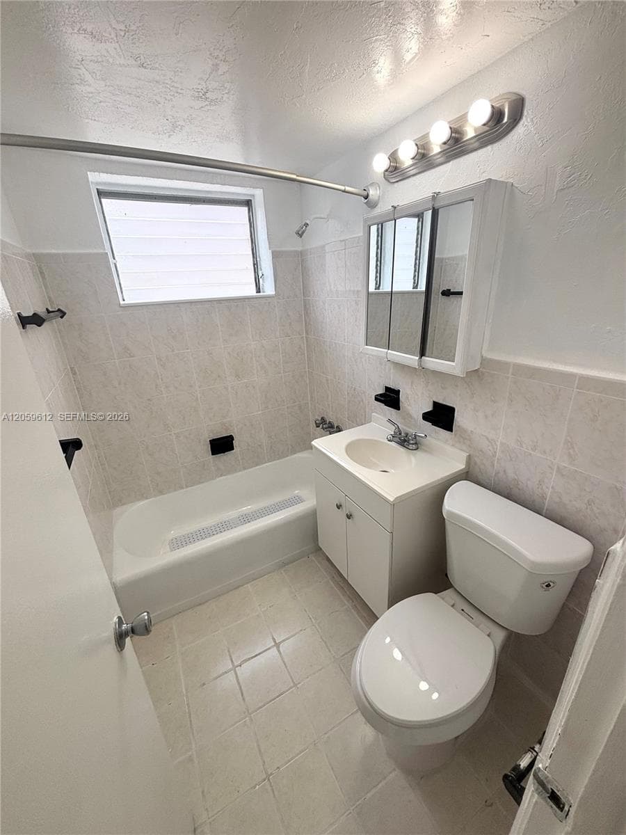 31 Navarre Ave # 9, Coral Gables, FL 33134 photo 4