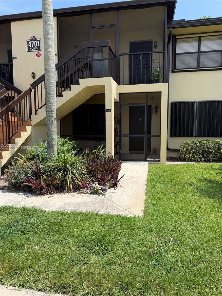4701 E Lucerne Lakes Blvd E # 104, Lake Worth, FL 33467