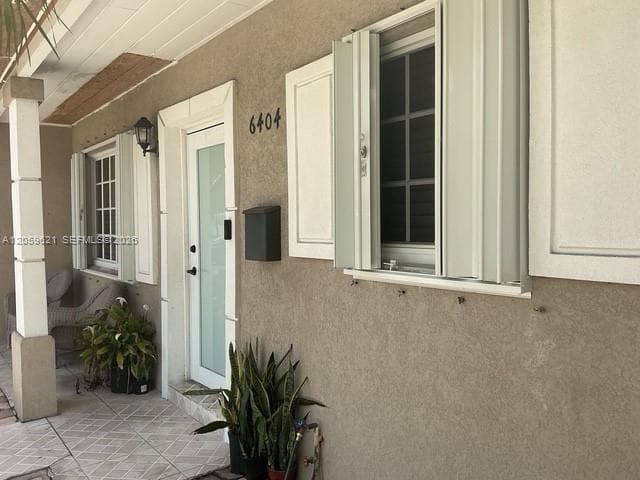 6404 Grant Ct, Hollywood, FL 33024 photo 3