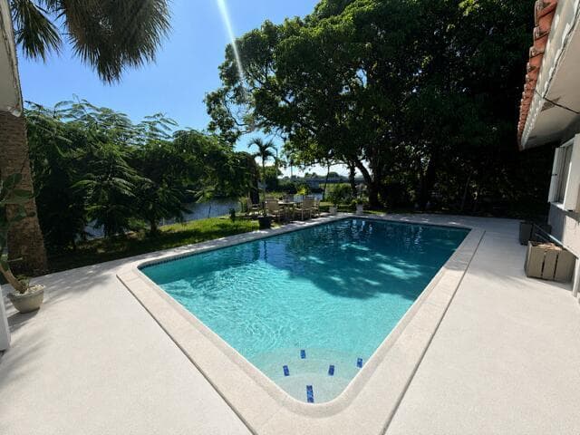 2060 NW 37th Street, Oakland Park, FL 33309 photo 5