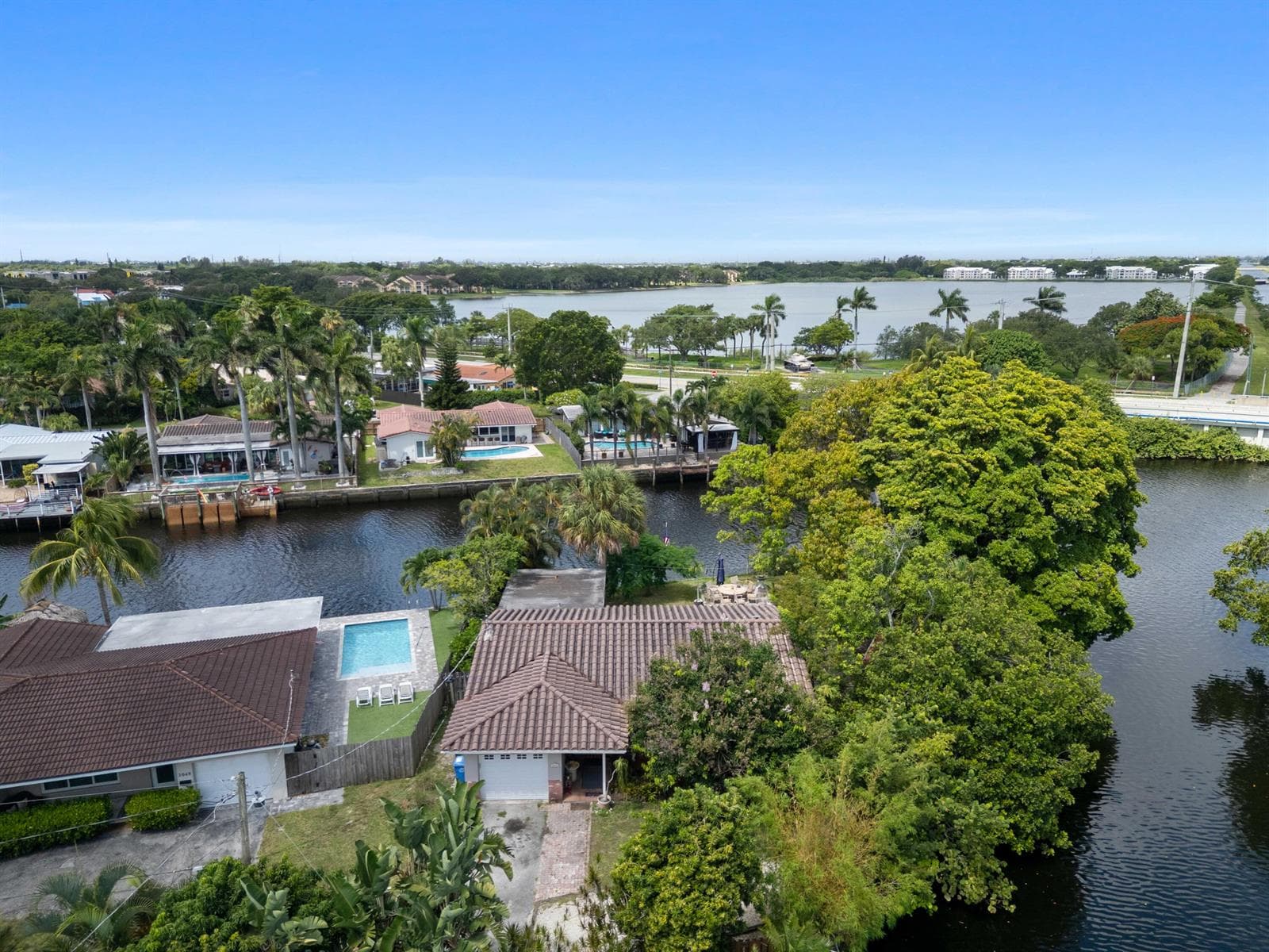2060 NW 37th Street, Oakland Park, FL 33309 photo 4