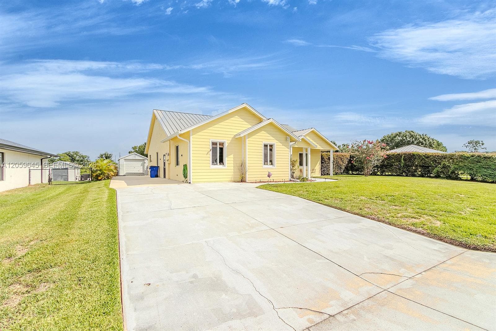 374 Parker St NE, Lake Placid, FL 33852 photo 2