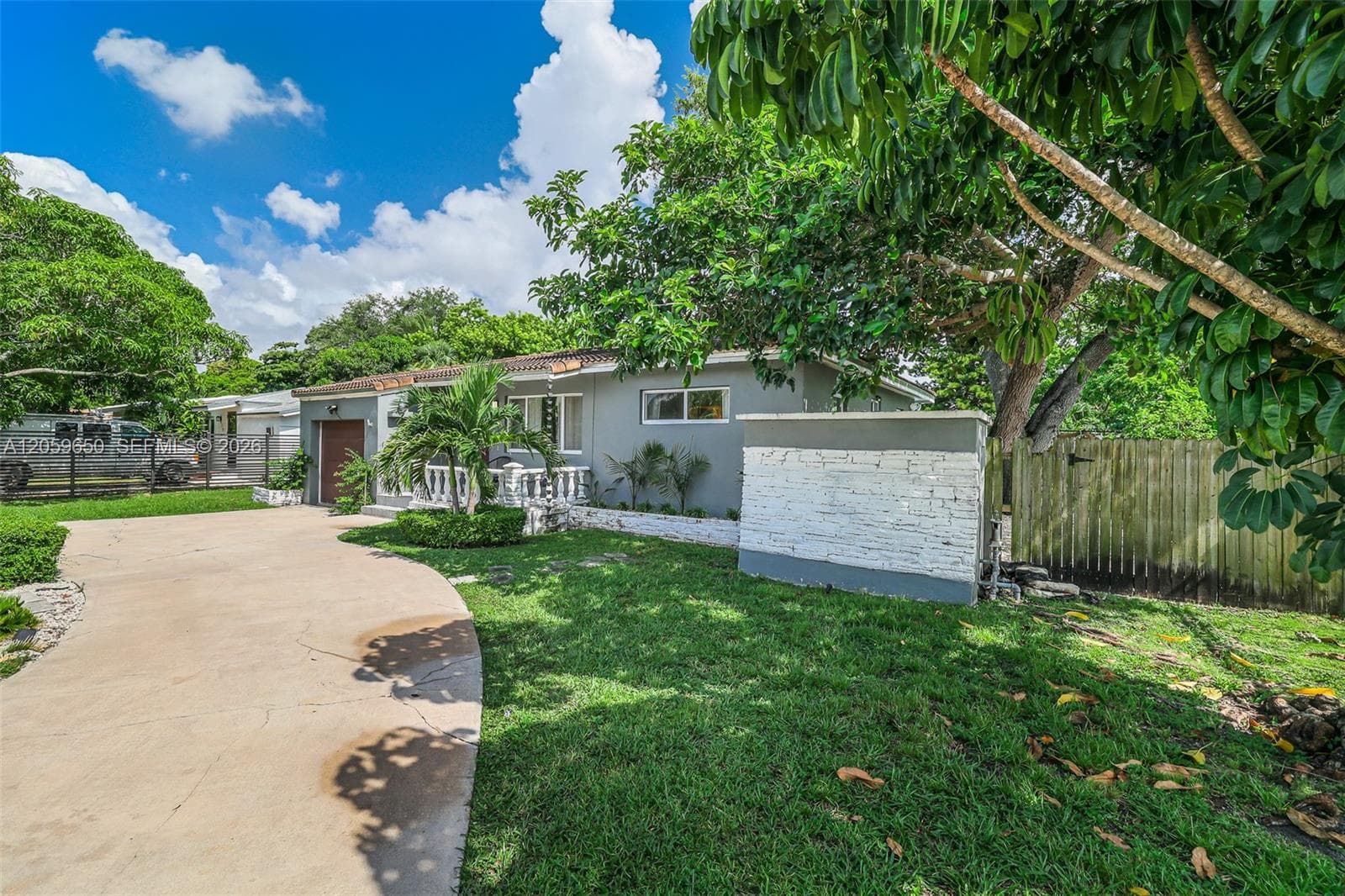 65 NW 116th St, Miami, FL 33168 photo 2