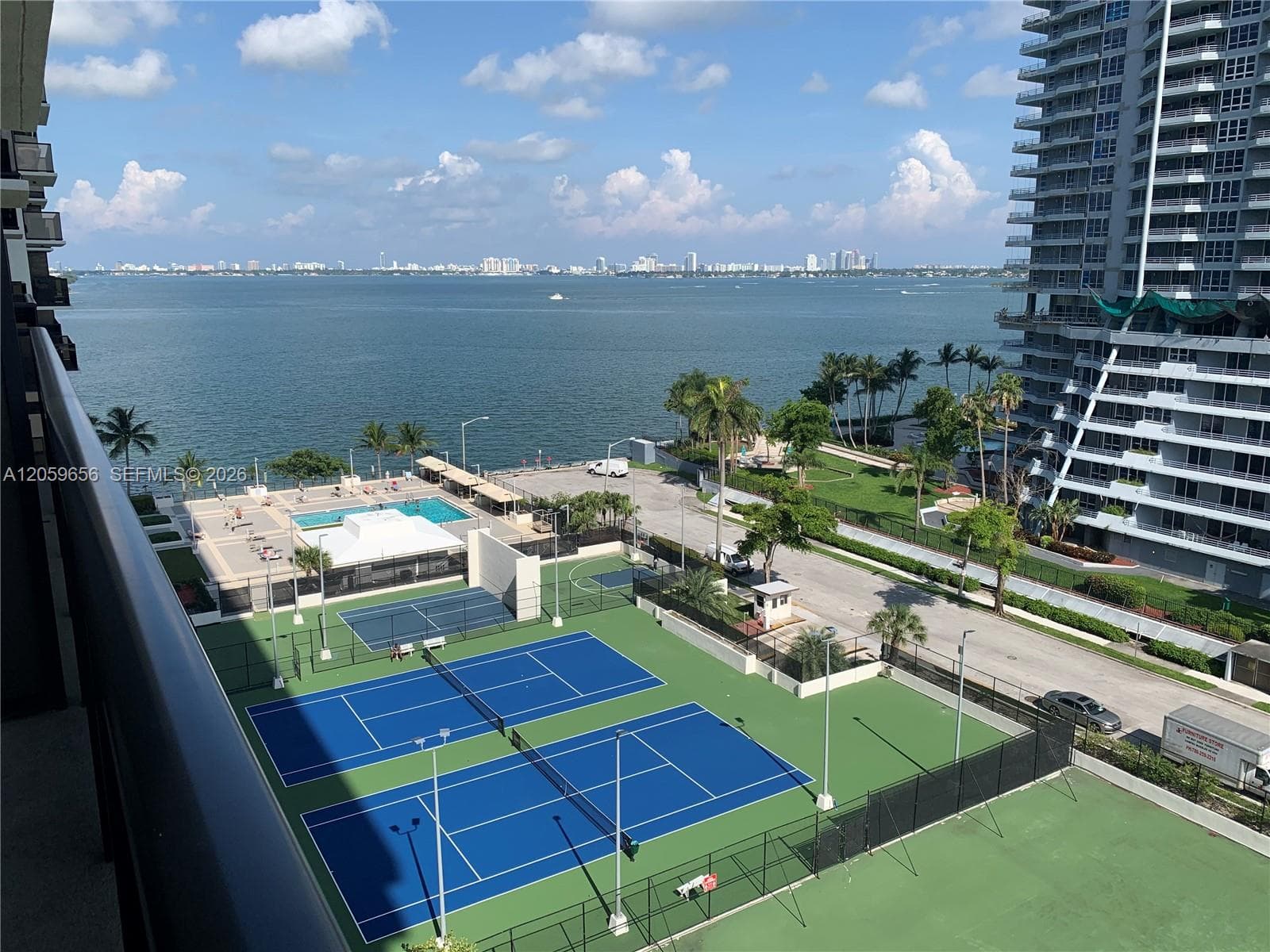 600 NE 36th St # 1017, Miami, FL 33137