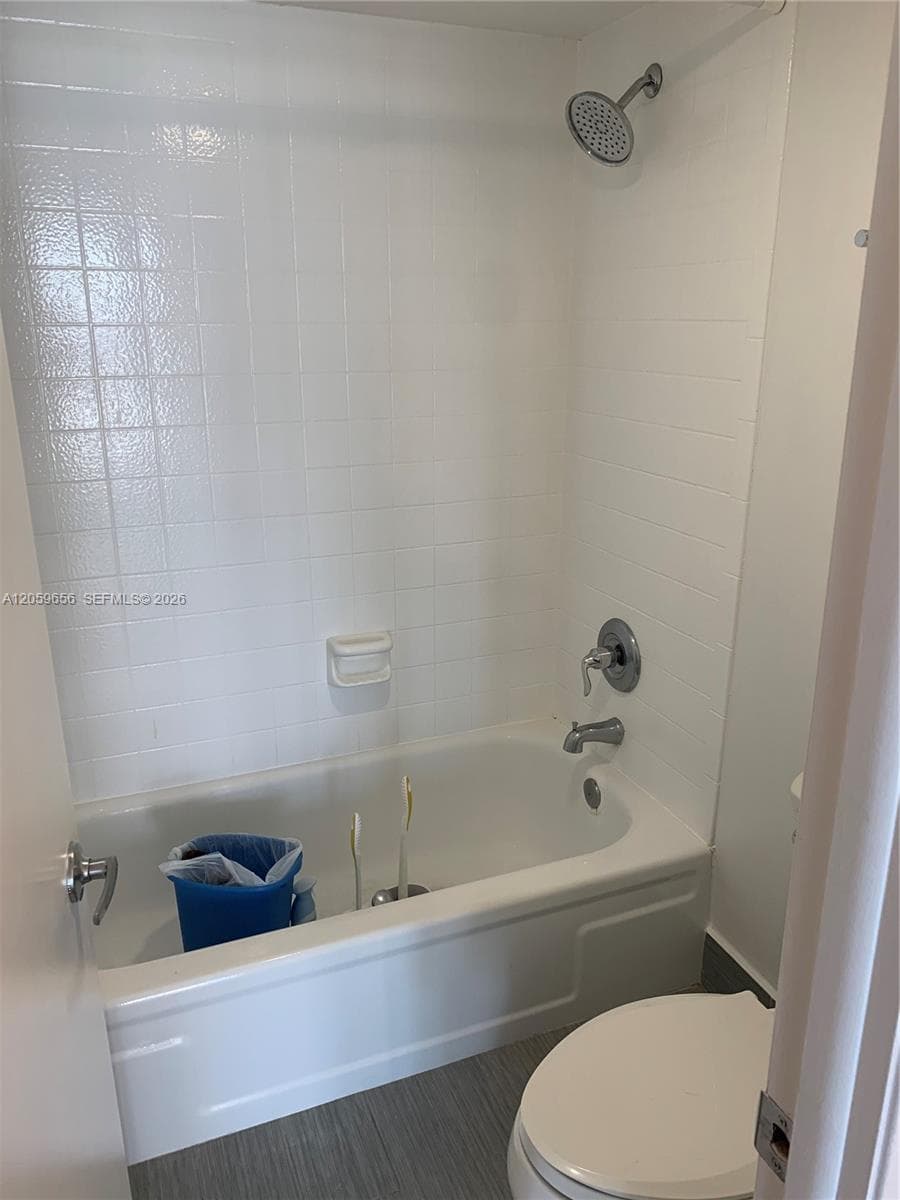 600 NE 36th St # 1017, Miami, FL 33137 photo 4