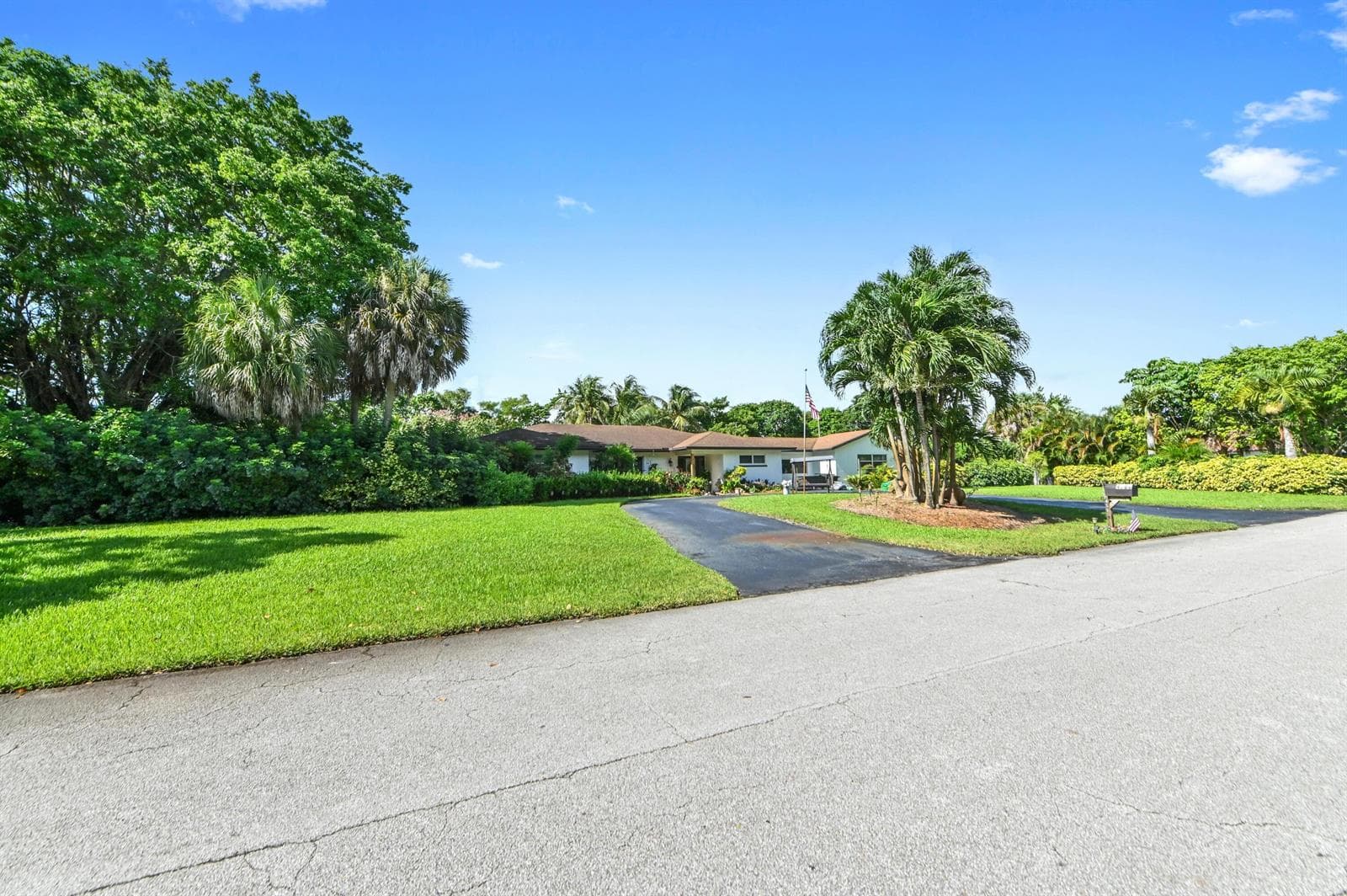 4580 Glenwood Drive, Coconut Creek, FL 33066 photo 2