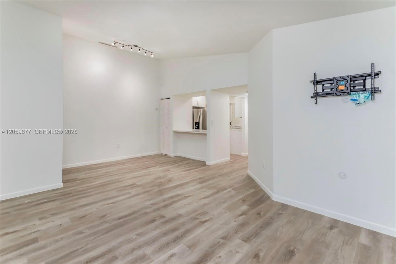 931 NE 199th St # 201-22, Miami, FL 33179