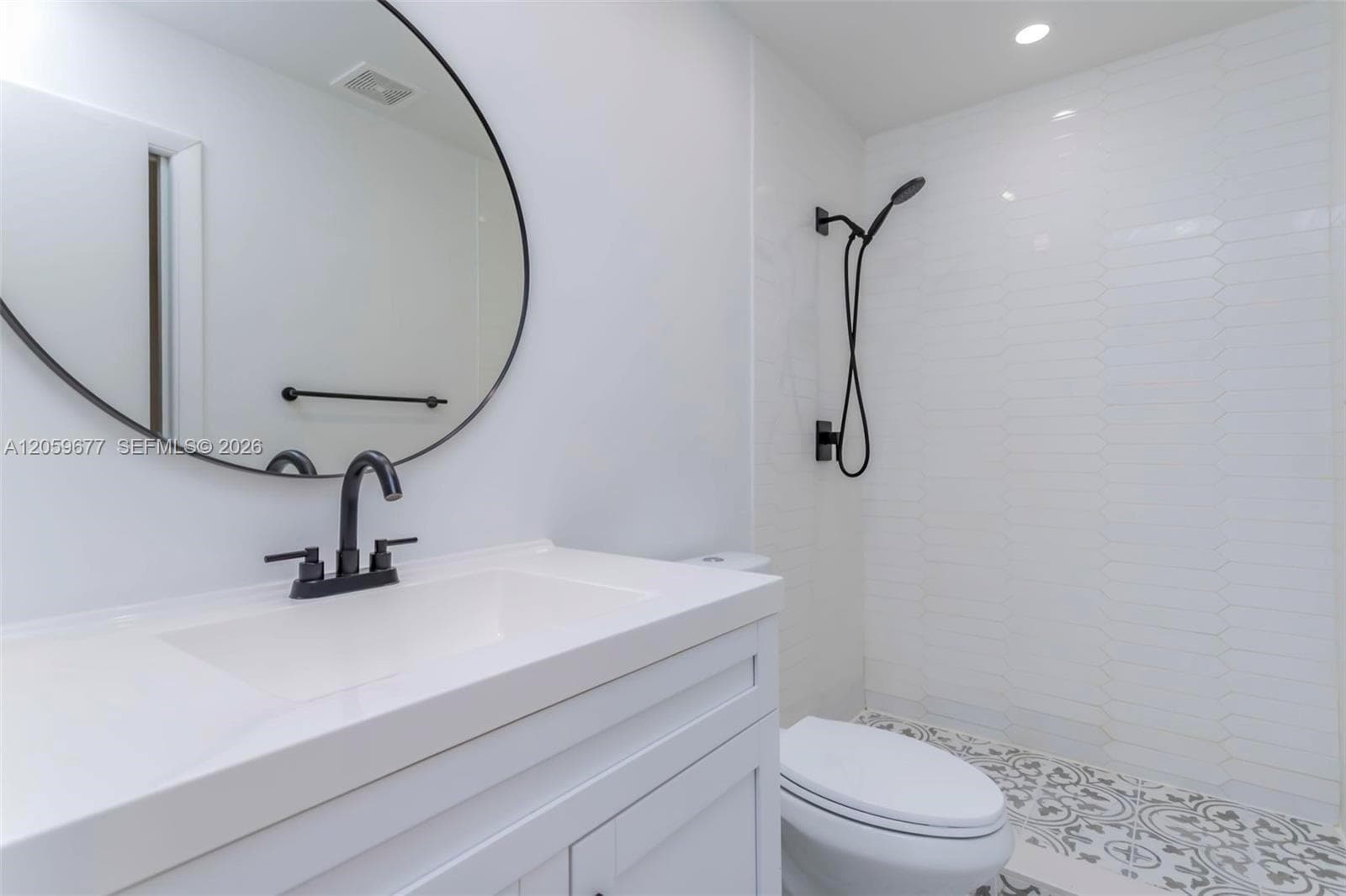 931 NE 199th St # 201-22, Miami, FL 33179 photo 4