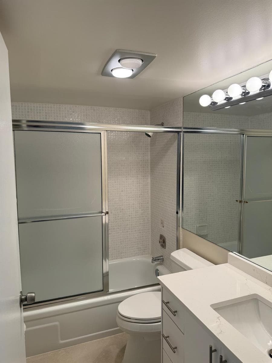 400 VILLAGE GREEN Circle W # 105, Palm Springs, FL 33461 photo 5