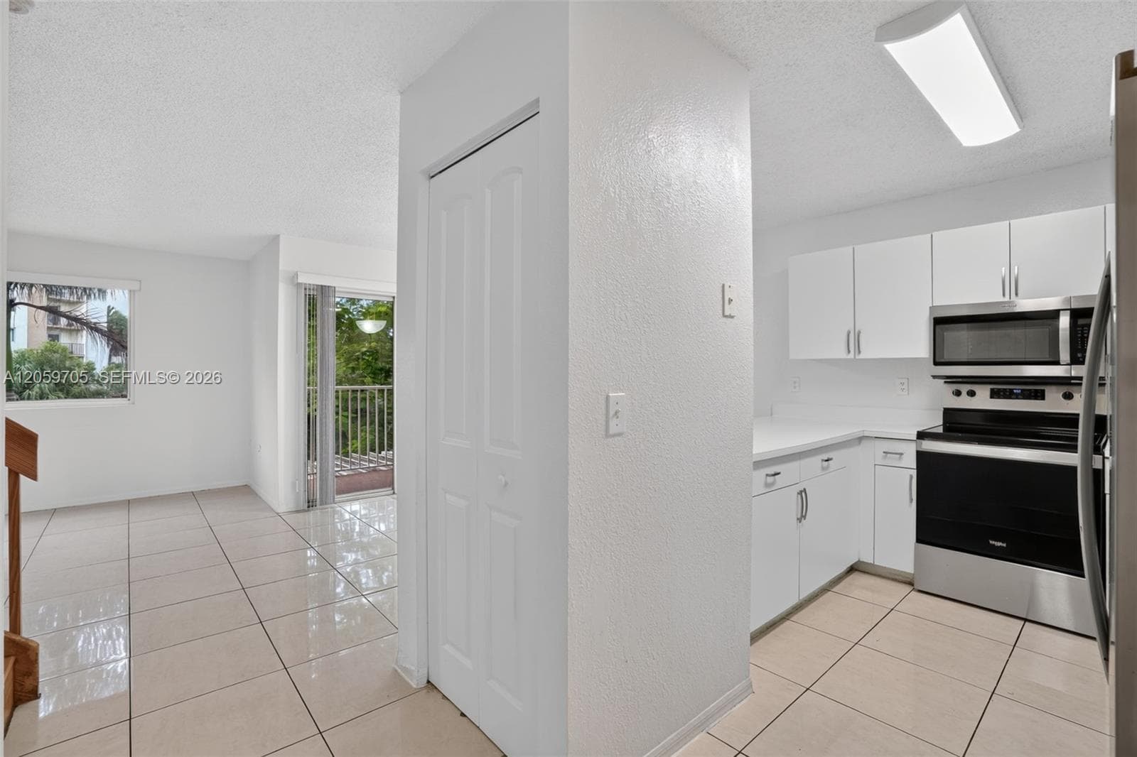 6225 KENDALE LAKES CIR # 253, Miami, FL 33183 photo 5