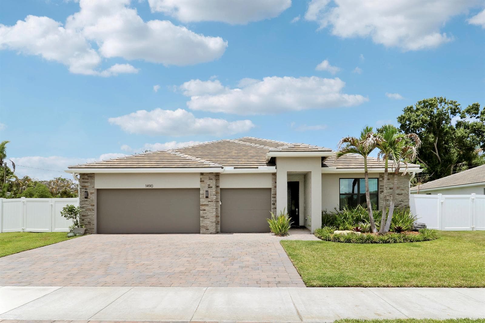 1490 SW Lago Circle, Palm City, FL 34990 photo 3