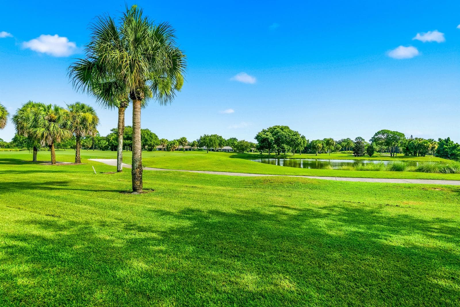 700 SUMMERWOOD Lane SW, Vero Beach, FL 32962 photo 4