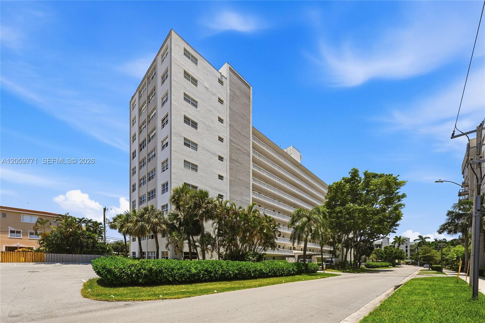 2555 NE 11 Street # 510, Fort Lauderdale, FL 33304 photo 2