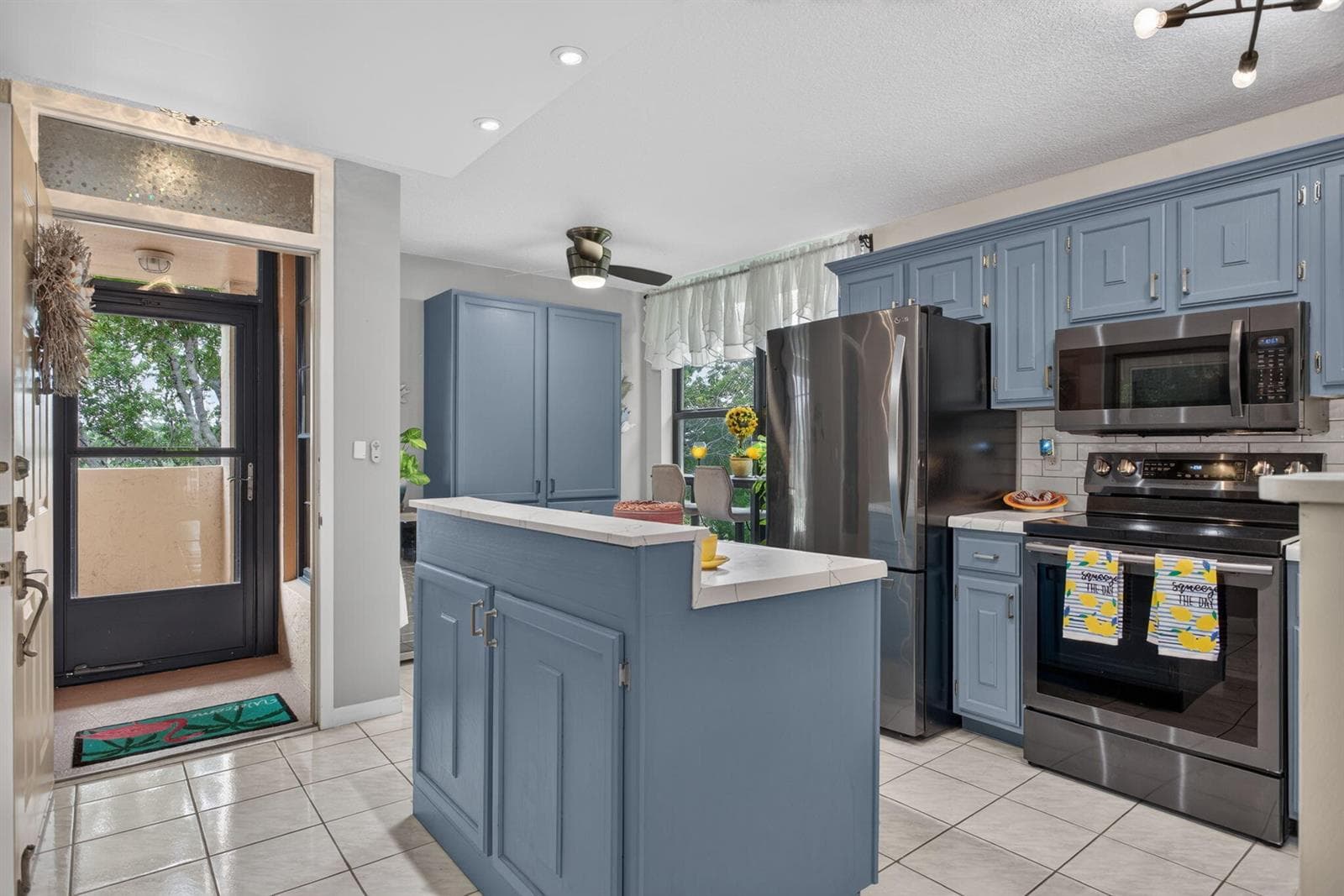 6048 Coral Lake Drive, Margate, FL 33063 photo 4