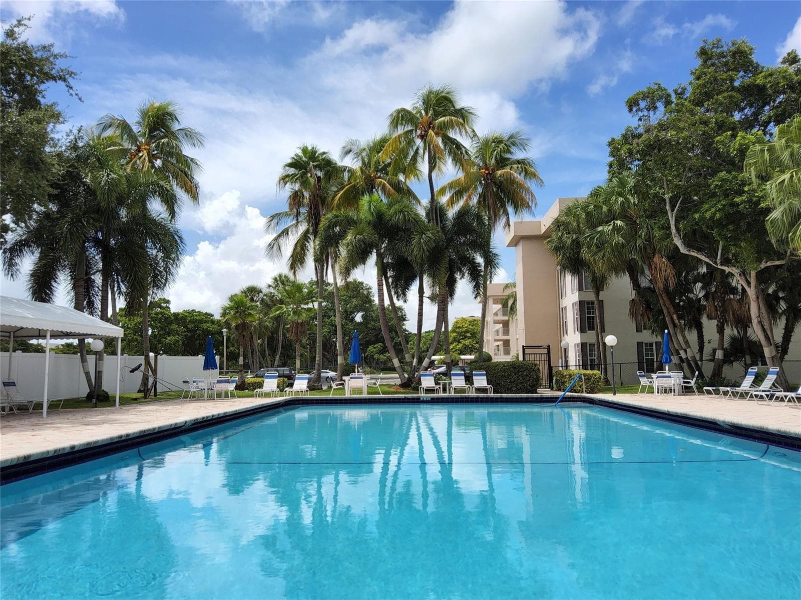 3151 S PALM AIRE Drive # 301, Pompano Beach, FL 33069
