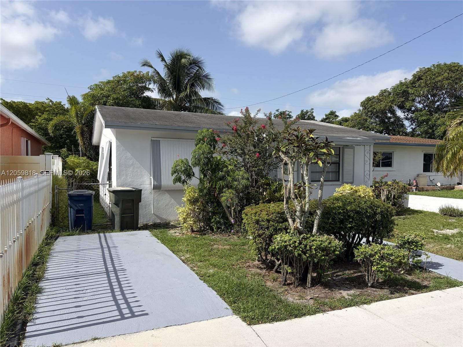 613 NW 5 CT, Hallandale Beach, FL 33009 photo 2