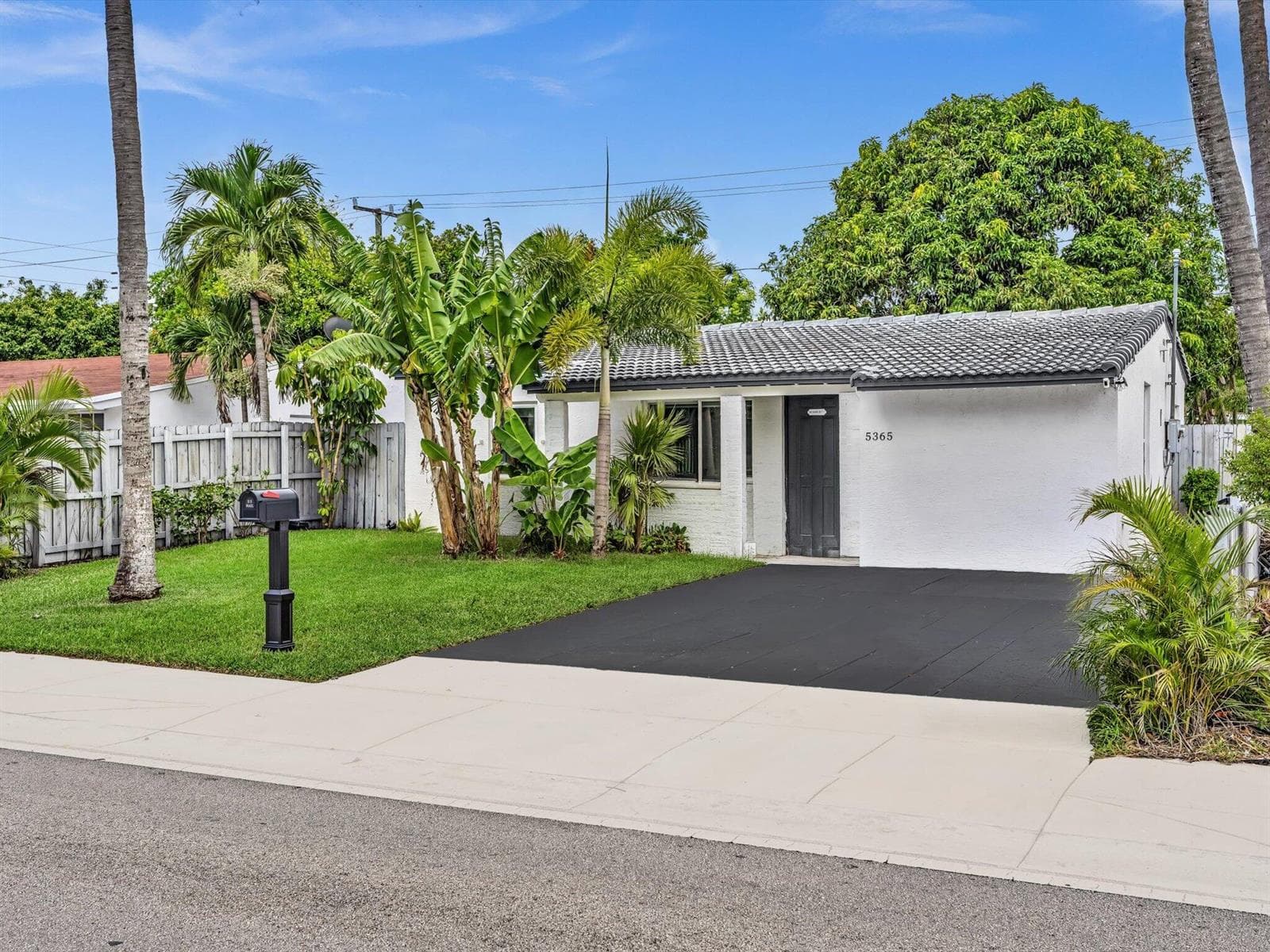 5365 N Andrews Avenue, Oakland Park, FL 33309