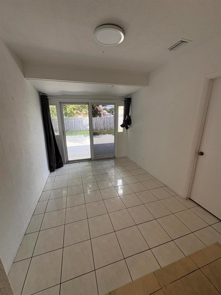 3801 Van Cott Circle, West Palm Beach, FL 33403 photo 4