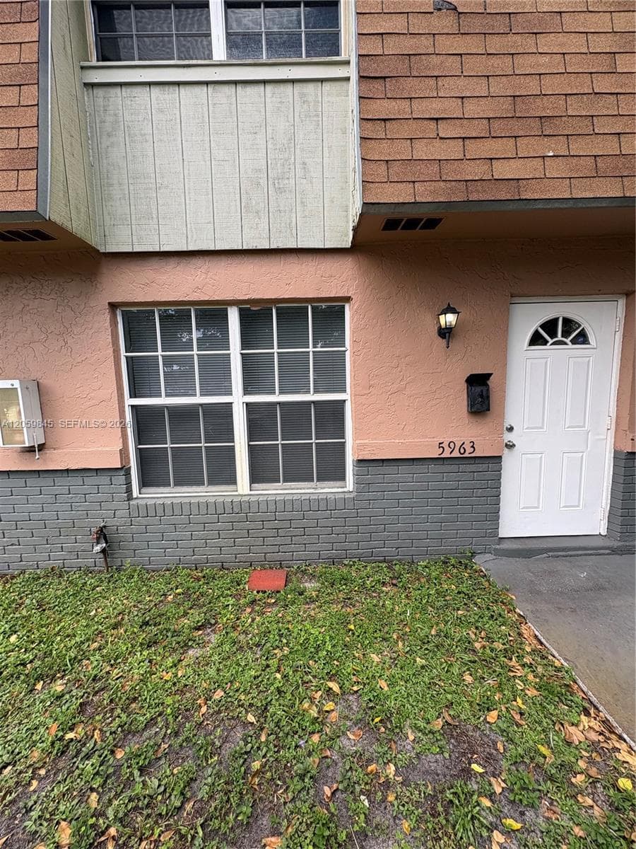 5963 NW 23rd St # n/a, Lauderhill, FL 33313