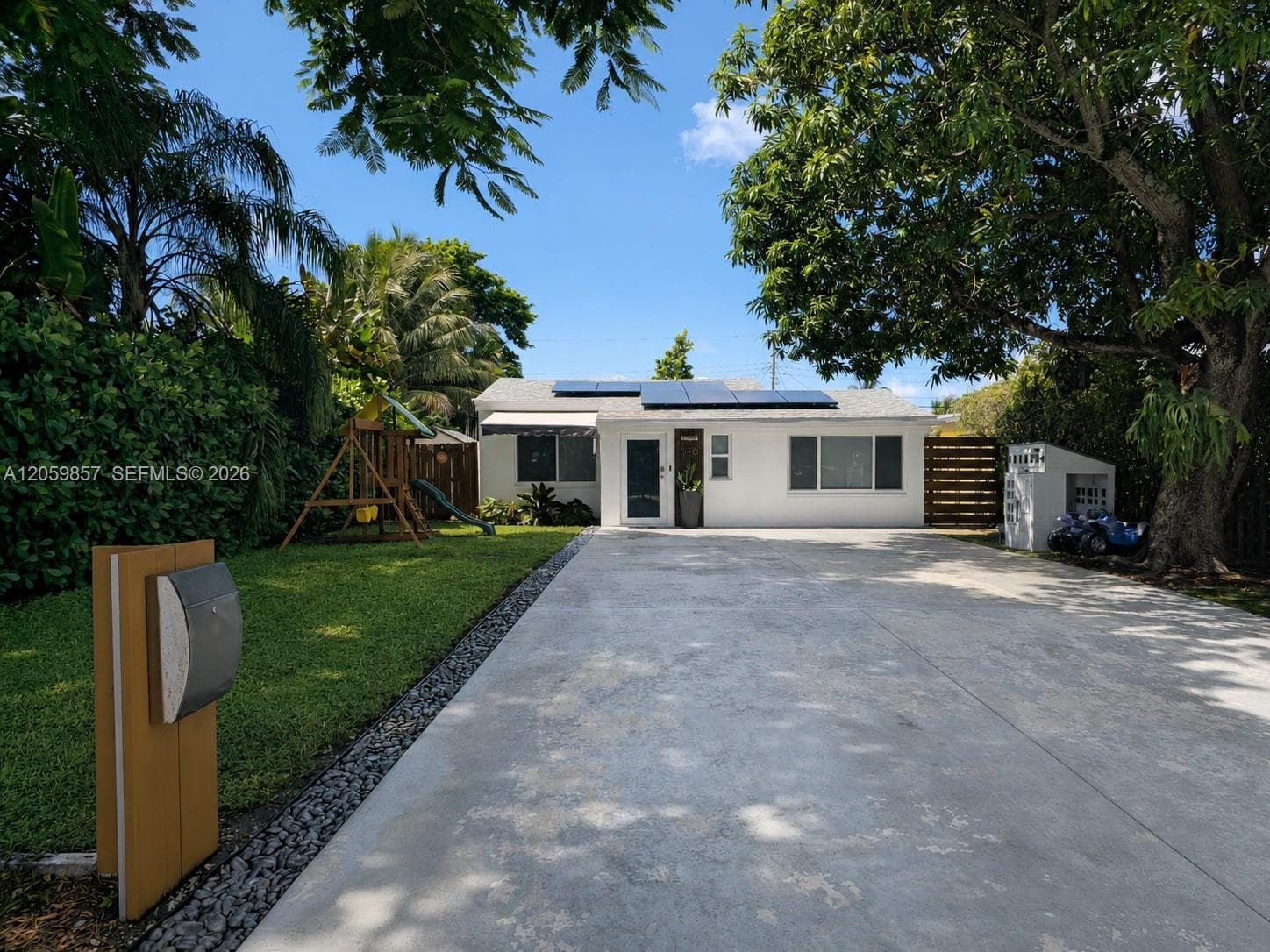 1740 NE 181st St, North Miami Beach, FL 33162 photo 2