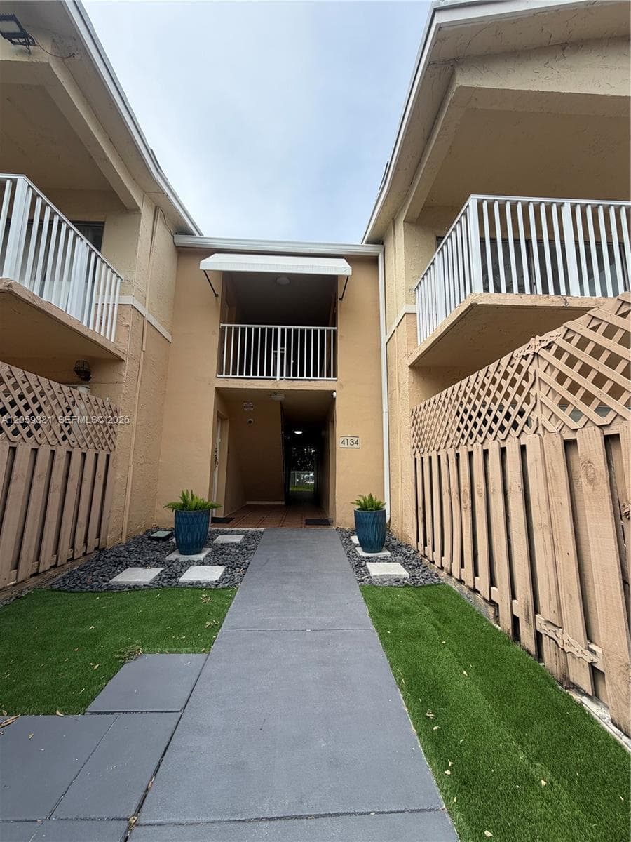 4134 NW 79th Ave # 2A, Doral, FL 33166 photo 3