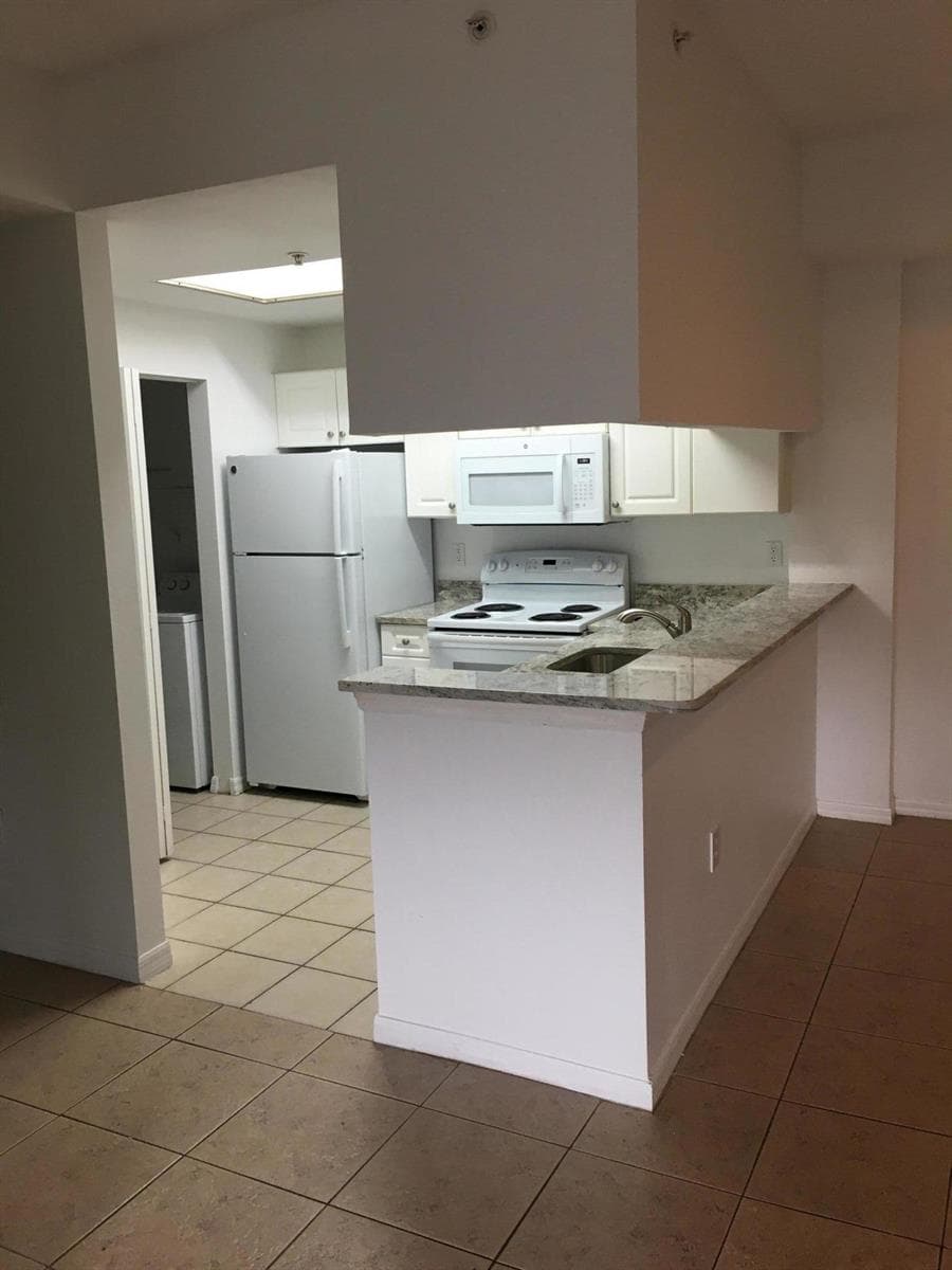 2801 SARENTO Place # 302, Palm Beach Gardens, FL 33410 photo 2