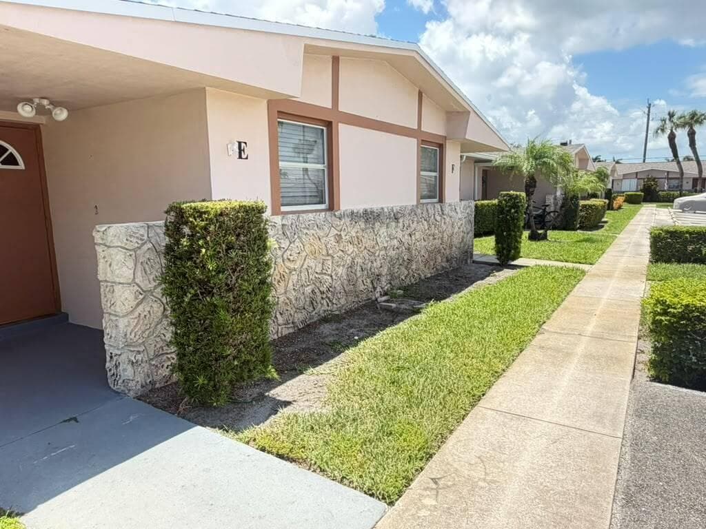 2727 DUDLEY Drive W # E, West Palm Beach, FL 33415