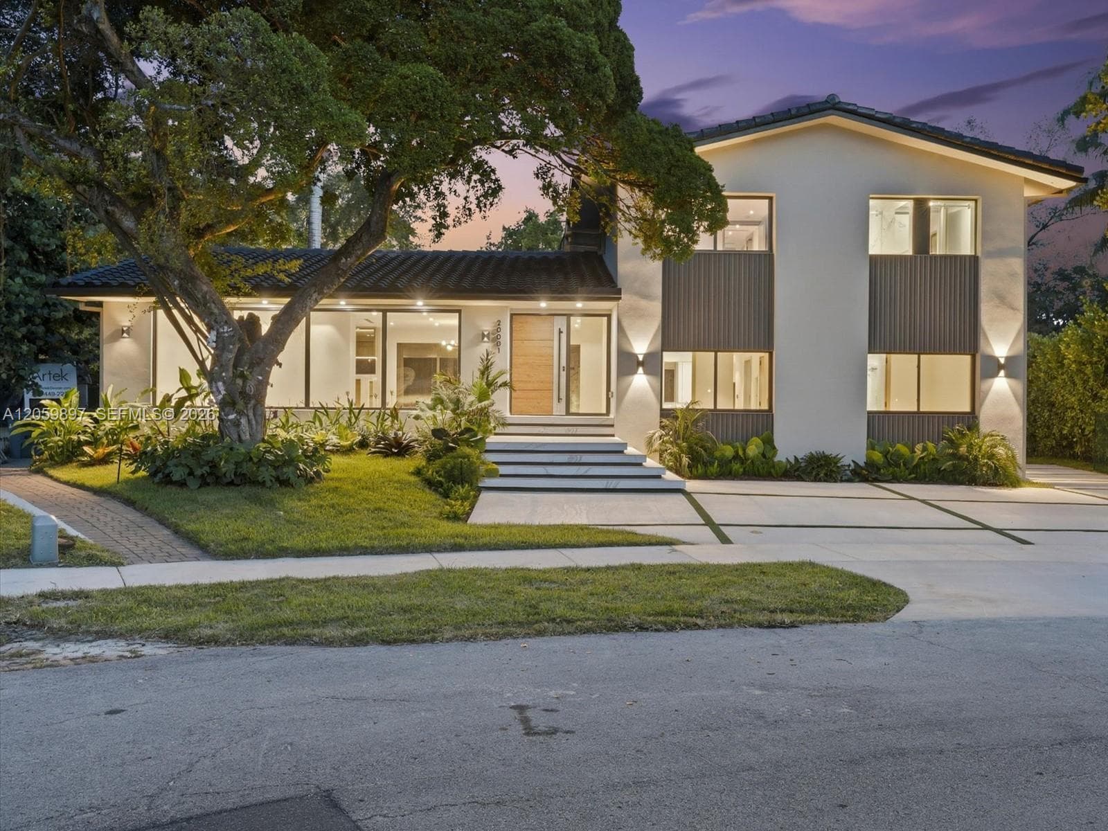 20001 NE 25th Ave, Miami, FL 33180 photo 3