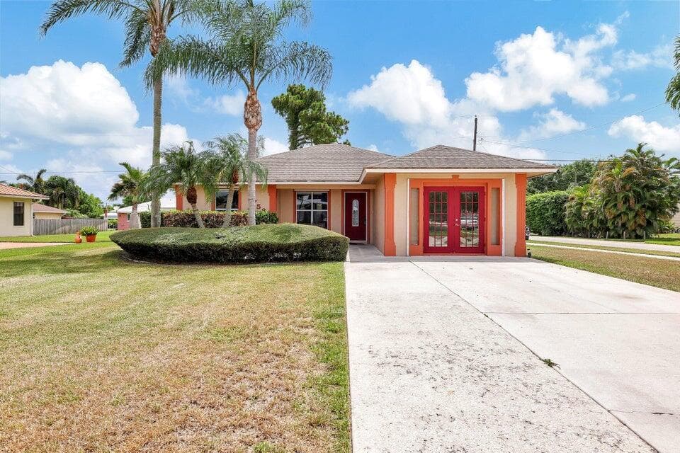 5753 SE MERCEDES Avenue, Stuart, FL 34997