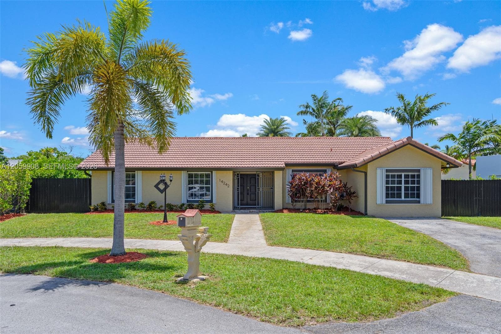 14242 SW 46th Ter, Miami, FL 33175
