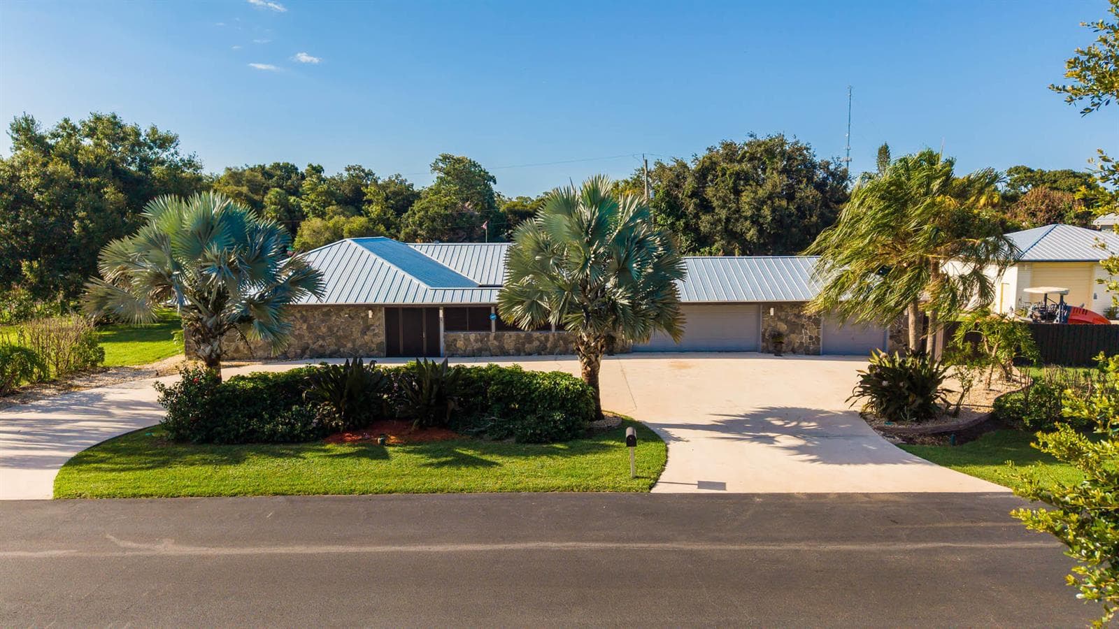 3504 FONTANEDA Avenue, Fort Pierce, FL 34947 photo 3