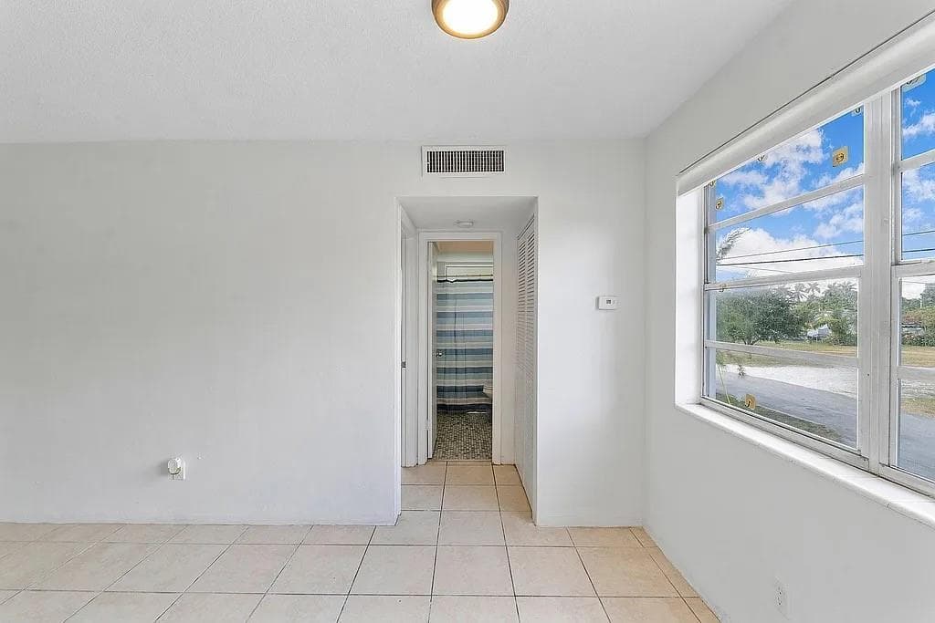 14950 N Miami Avenue # 6, Miami, FL 33168 photo 4