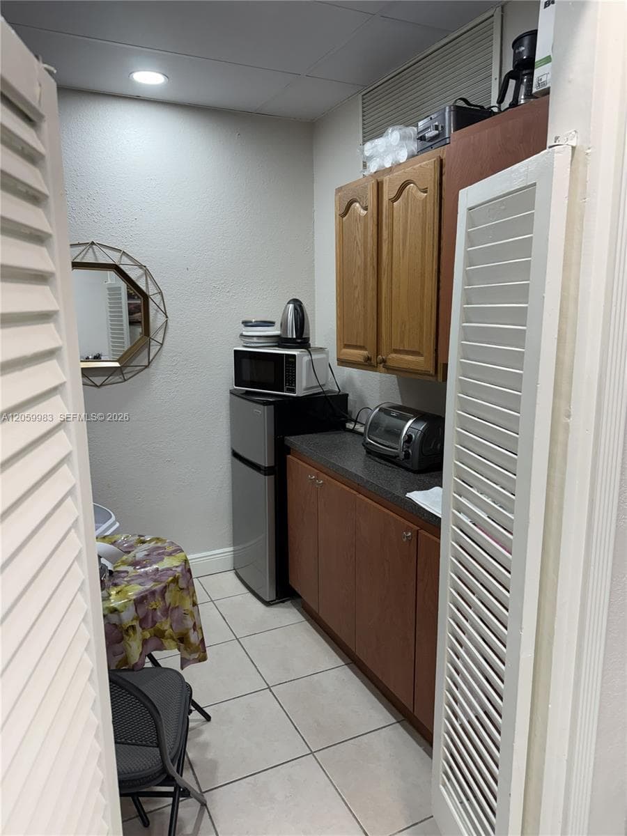 5005 Collins Ave # C2, Miami Beach, FL 33140 photo 2