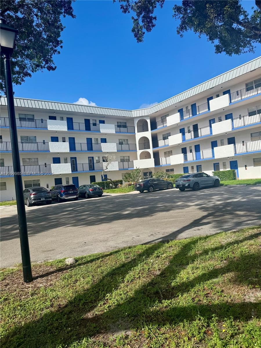 6361 N Falls Cir Dr # 311, Lauderhill, FL 33319