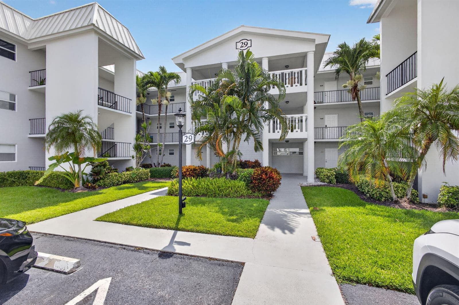 29 COLONIAL CLUB Drive # 202, Boynton Beach, FL 33435