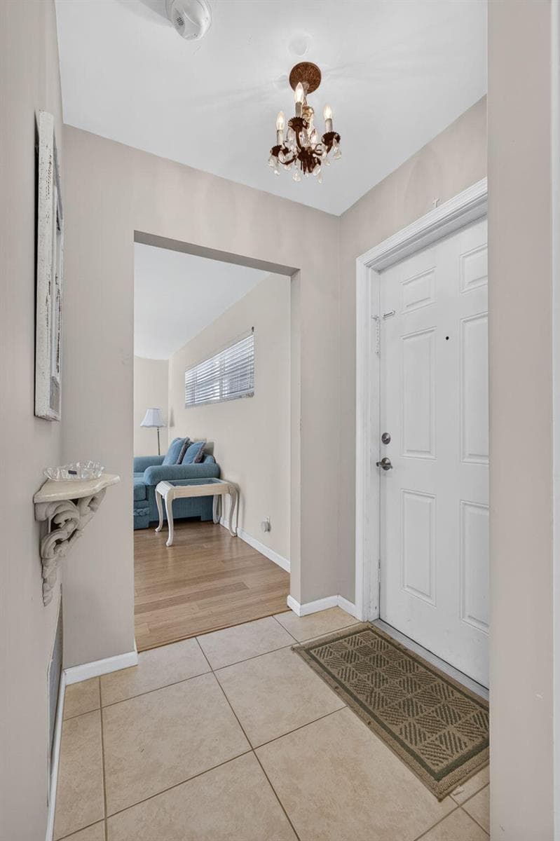 29 COLONIAL CLUB Drive # 202, Boynton Beach, FL 33435 photo 4